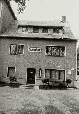Hallbach, Dorfstraße 120. Wohnhaus (Gemeindeamt)