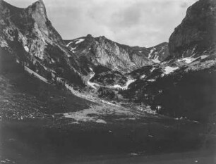 Bergtal : Blick in ein glazial geformtes Bergtal mit Geröll
