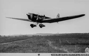 Sportflugzeug Klemm L-30 der SA-Fliegersturm-Staffel beim Start vom Flugplatz Dresden-Heller (auf dem Rumpf Reklame der Sturm-Zigarettenfabrik Arthur Dreßler Dresden)