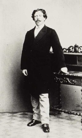 Porträt Carl Joseph Mittell (1824-1889; Schauspieler). Albuminabzug auf Karton (Carte-de-visite mit Atelieraufdruck verso)