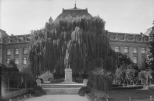 Hauptgebäude