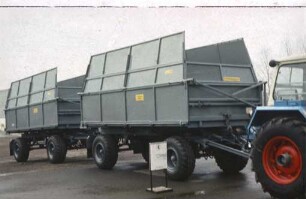 Anhänger HW 80.11 mit Schwerhäckselaufbau SHA 8