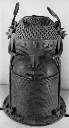Afrikanische Kunst. Kopf eines Oba (um 1600/1625 Benin) aus Bronze