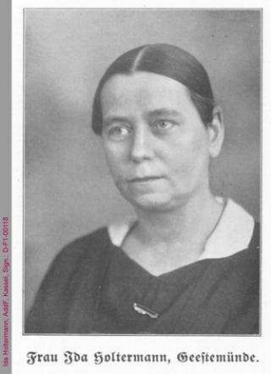 Porträt von Ida Holtermann