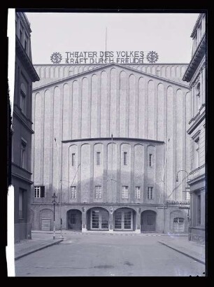 Großes Schauspielhaus (auch: Theater des Volkes, Friedrichstadtpalast), Berlin: Ansicht Fassade (Negativ zu Inv. Nr. TBS 042,15)