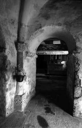 Neudenau: Blick von der Hufeisentür in das Innere der St. Gangolf-Kapelle