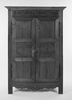 Schrank aus Eichenholz