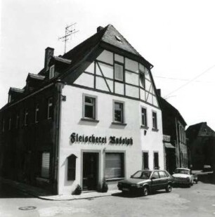 Oederan, Enge Gasse 2. Wohnhaus mit Laden (Fleischerei, E. 18. Jh.). Straßenansicht (Kreuzgang)