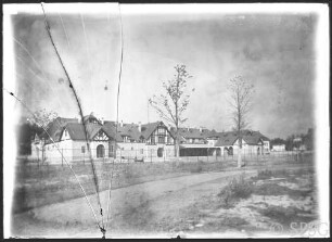 Potsdam, Villa Ingenheim, Marstall: Gesamtansicht der Gartenseite nach Fertigstellung des Baus.