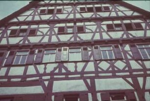 Wohnhaus : Bad Urach, Markt. Wohnhaus. Fachwerkgiebel