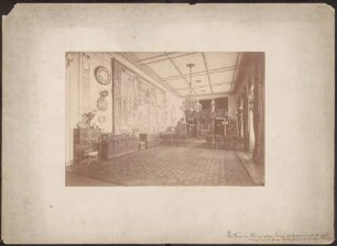 "Der Saal im Kronprinzlichen Palais, zur Einsegnung der Prinzessin Victoria und des Prinzen Friedrich Leopold hergerichtet 5. April 1882".