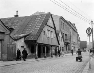 Hohenelbe, Hauptstraße : Hohenelbe (Vrchlabi/Tschechische Republik). Wohnhäuser an der Hauptstraße