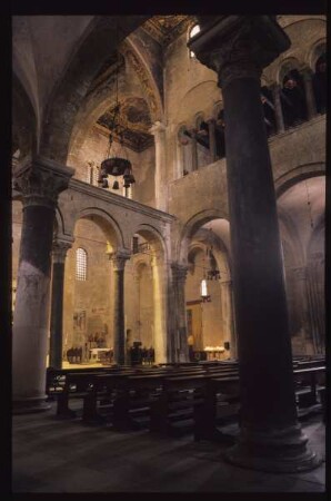 Monte Sant'Angelo, Santuario di San Michele Arcangelo : Innenansicht