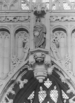 Männliche Heiligenfigur