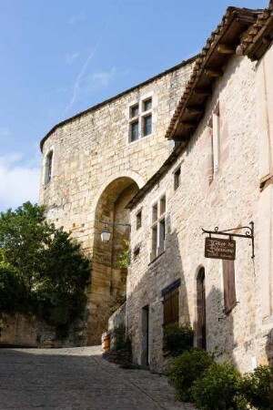 Frankreich. Midi Pyrenees. Tarn. Cordes sur Ciel. Mittelalterliche Stadt. Altes Holztor. Detail