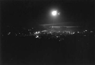 Roßwein. Stadtteilansicht mit Feuerwerk zum Schulfest 1964. Ansicht von der Etzdorfer Straße
