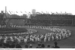 Berlin, Chausseestraße 96, Walter-Ulbricht-Stadion. 1. Deutschlandtreffen der Jugend, Massensportveranstaltung, Pfingsten, 29. Mai 1950