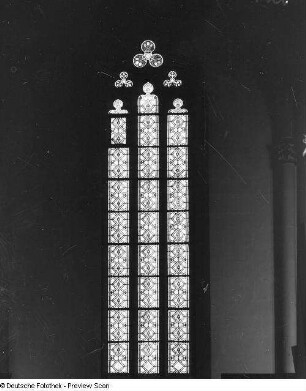 Heilbad Heiligenstadt. Katholische Pfarrkirche St. Marien. Innenansicht, Glasfenster