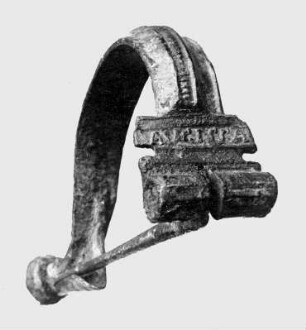Fibel mit Stempel AV.CISSA