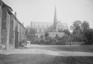 Zisterzienser-Klosterkirche : Ehemaliges Zisterzienserkloster. Brauhaus (um 1290) und Zisterzienser-Klosterkirche (1295-1368; Restaurierung 1881-1894, G. L. Möckel)