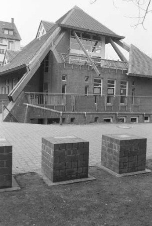 Jugendzentrum (Jugendtreff) Südstadt im Grünzug zwischen Luisen-, Wilhelm-, Augarten- und Marienstraße