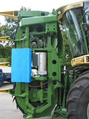 Hybridantrieb im KRONE Big X - Antrieb im Vorsatz