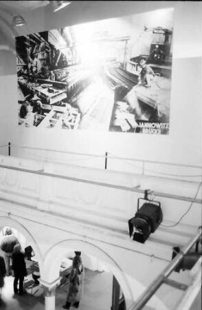 Berlin: S-Bahn Ausstellung; S-Bahn Brückenbaumontage nach eigenem Photo an der Stirnwand