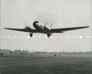 Start einer "Dakota"-Maschine der British European Airways in London-Northolt