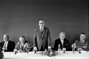 Freiburg: Regierungspräsidium; Ansprache Dr. Hübschmann; Schneider, Ministerialdirektor Kienle, Stuttgart, Dichtel