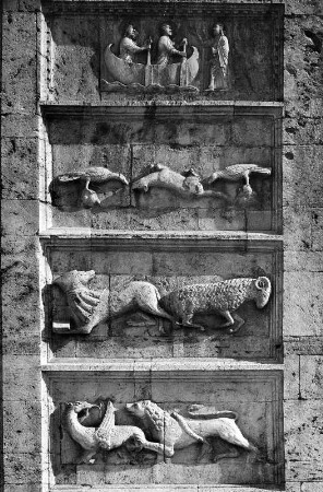 Spoleto. San Pietro (1101/1200, 1201/1300). Bauplastisches Fassadendatail