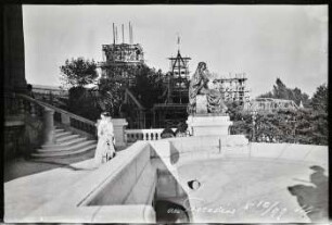 Paris. Baumaßnahmen auf dem Trocadéro anlässlich der Weltausstellung 1900