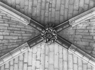 Schlusssteine aus dem Chor und den Chorumgangskapellen