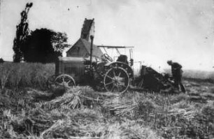 Fotografie: Erntetechnik, Bindemäher, Zapfwelle