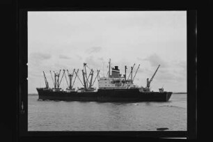 Bayernstein (1968), Frachtschiff (reefer), HAPAG, Hamburg, Bau-Nr. 933