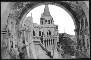 Budapest. Fischerbastei (1895-1902; Frigyes Schulek), Krönungsstiege