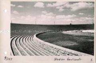 Arbeiter beim Umbau des Stadions Cantianstraße