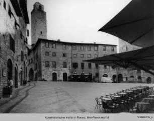Piazza della Cisterna, San Gimignano