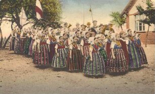 Hoyerswerdaer Tracht : Kleidung - Hoyerswerdaer Tracht. Kinder während eines Schulfestes. Postkarte