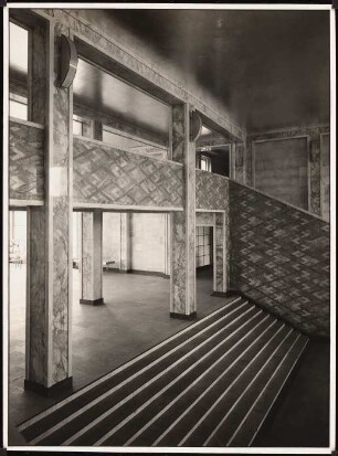 I.G.-Farben, Frankfurt/Main Verwaltungsgebäude: Eingangshalle und Mittelhalle von innen