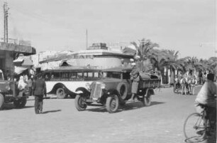 Reisefotos Marokko. Casablanca. Straßenbild mit Bus Casablanca-Mazagan