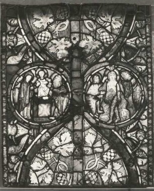 Erfurt. Barfüßerkirche. Chor. Farbige Glasfenster (nach der Restaurierung 1960). Südostfenster, Mittelbahn, Zeile 9. Links Darbringung Christi im Tempel. Rechts: Taufe Christi (Kreismedaillon, Durchmesser 30 cm, spätromanisch, frühgotisch)