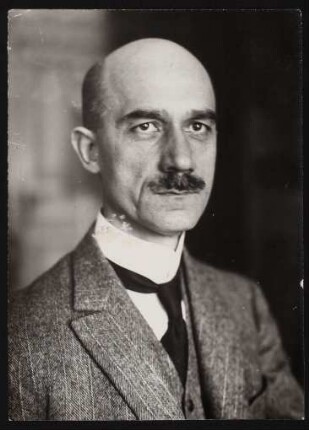 Portrait Dr. Rudolf Asmis : der deutsche Gesandte in Siam abberufen