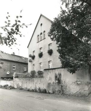 Wurzen-Dehnitz, Dorfstraße 7. Dreiseithof (1801/1900). Linkes Wohnstallhaus