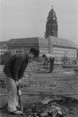 Dresden. Abriß von Ruinen zur Schaffung von Baufreiheit an der Waisenhausstraße