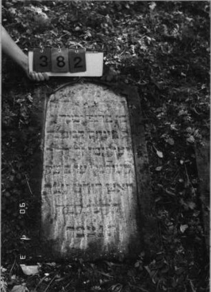 Grabstein 382 (Index: 99790798) Maße HxBxT: 95x50xo.A. cm: Grabstein 382