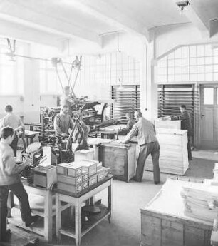 Buchdruckerei : Technikgeschichte | Technologie | Fasern, Gespinste und Gewebe | Leinenindustrie | Mechanische Weberei