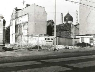 Dresden-Friedrichstadt, Friedrichstraße 22. Wohnhaus. Blick über die Straße zur Kuppel der ehemaligen Zigarettenfabrik "Yenidze"