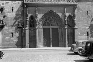 Basler Münster : Hauptportal des Basler Münsters.
