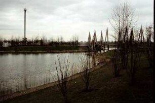 Berlin: Bundesgartenschau 1985; Brücke am See