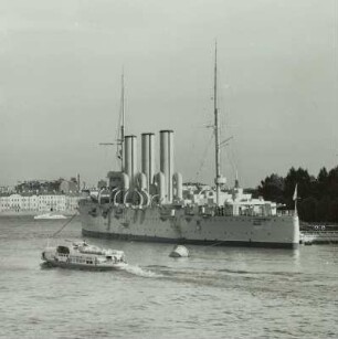 Russland, St. Petersburg, Motorfahrgastschiff